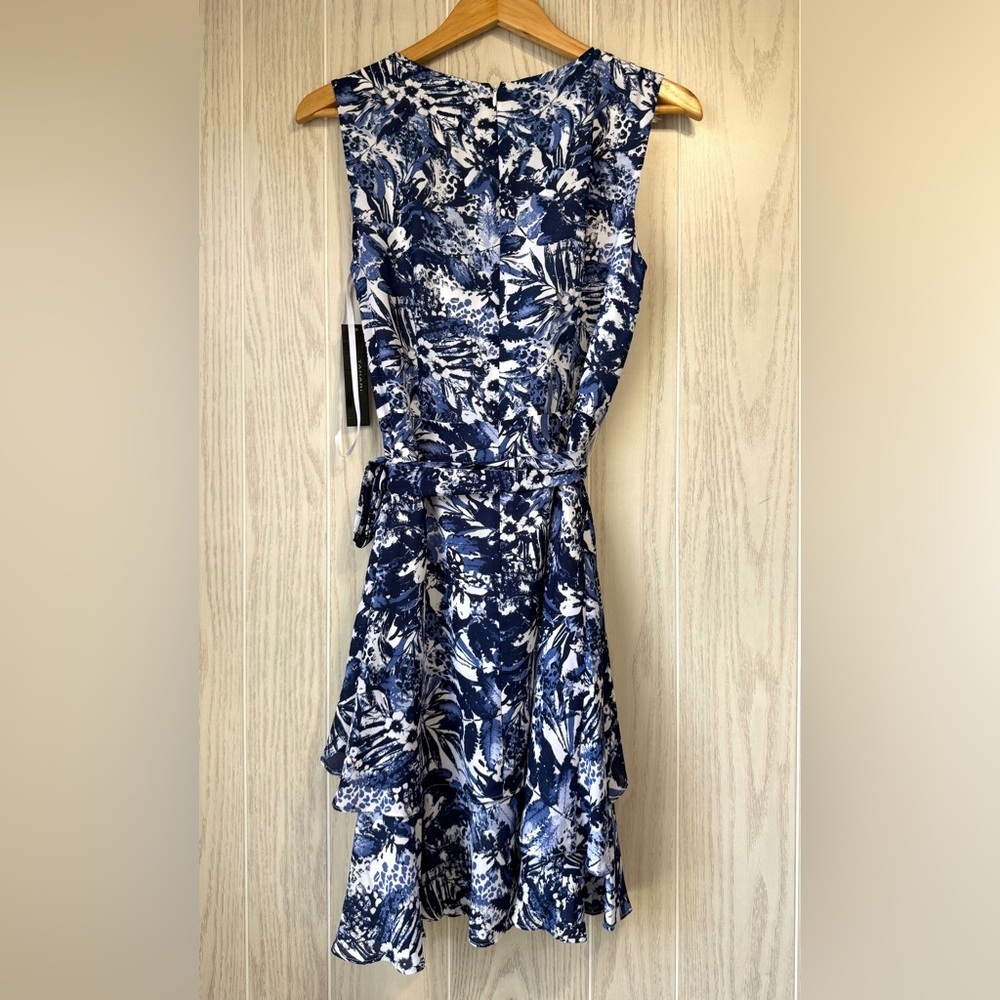 Tahari Floral Print Georgette Fit & Flare Dress Size 8 NWT - Picture 6 of 6